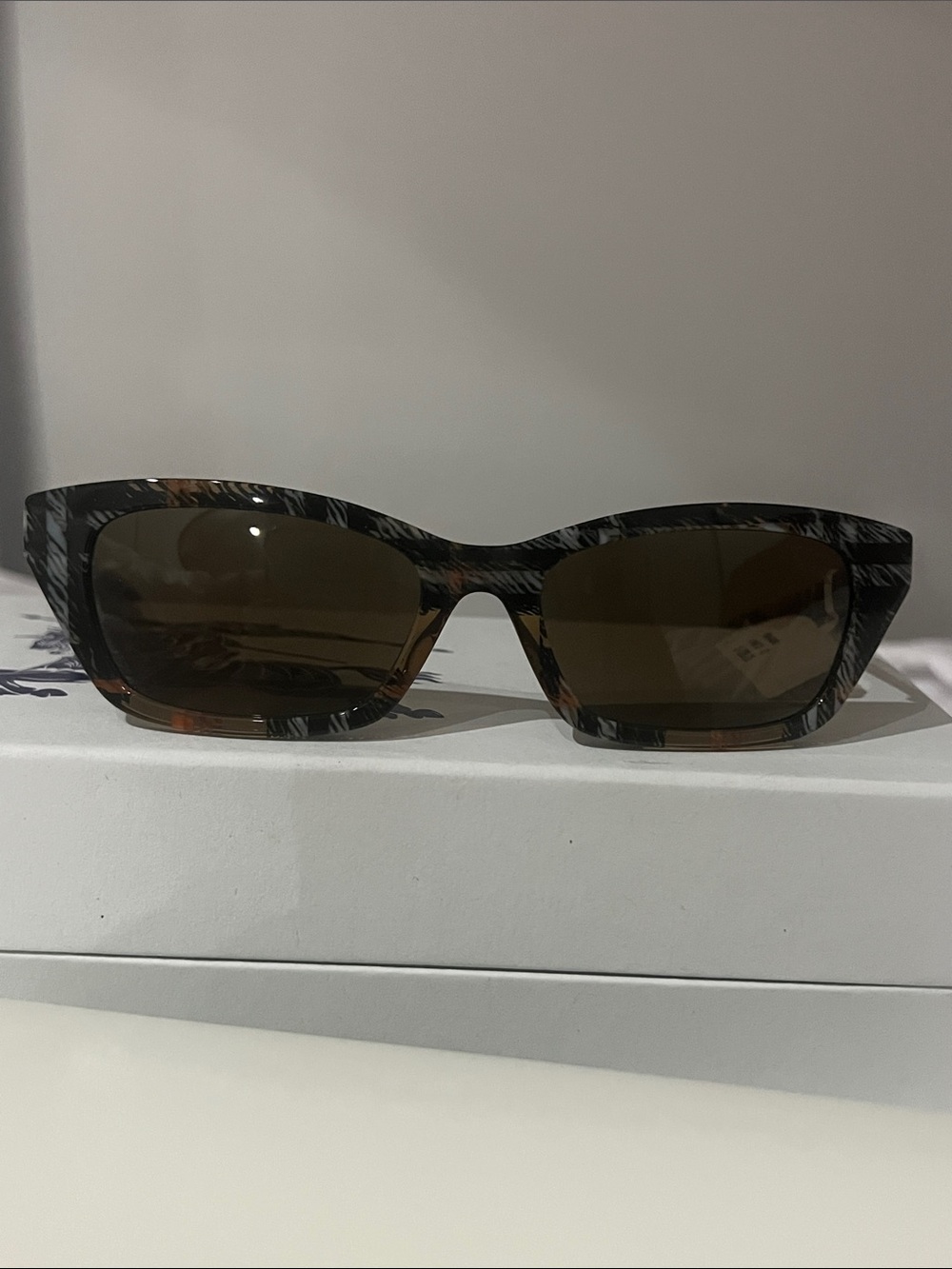 Burberry Be4488 NWT women’s sunglasses